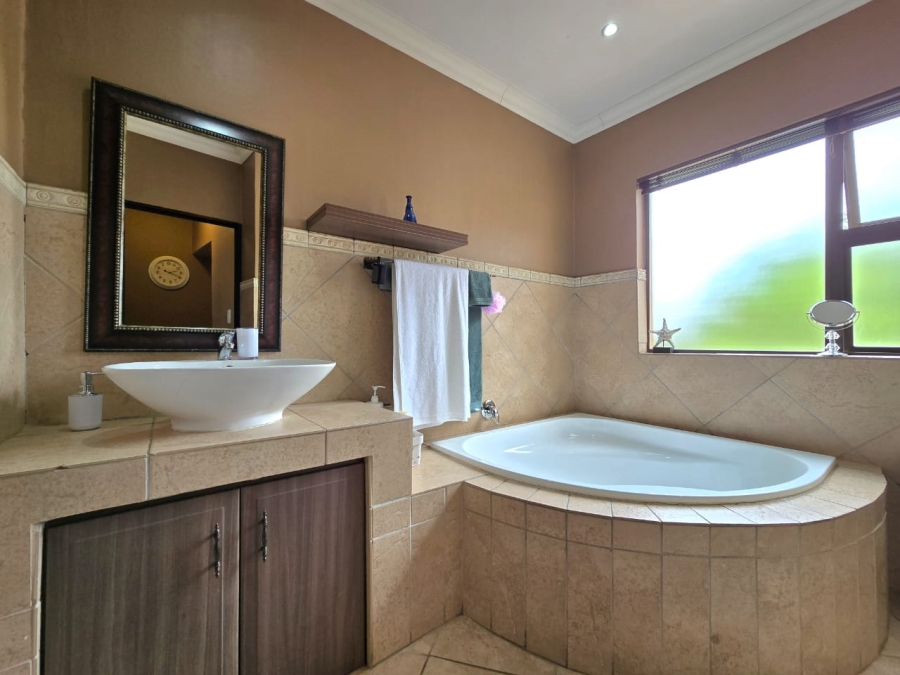 To Let 4 Bedroom Property for Rent in Melodie North West